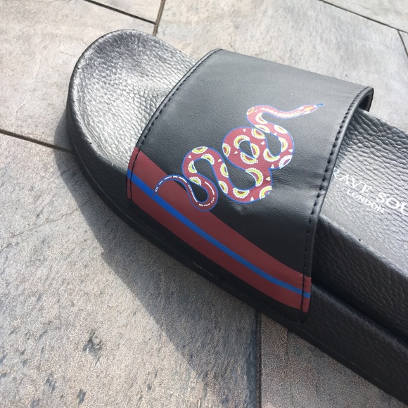 BoohooMAN Snake Print Pool Slider - Picture 3 of 4